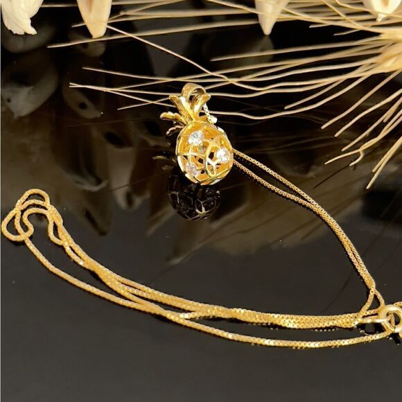 Vermeli pineapple necklace with rhinestones - Picture 3 of 4